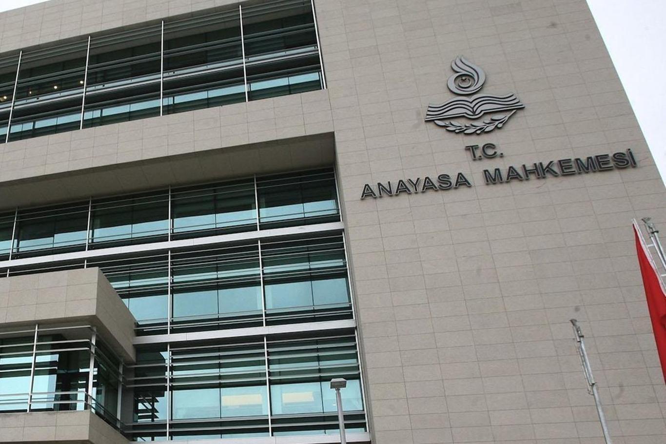 AYM "güvenlik soruşturması şartı"nı iptal etti AYM "güvenlik soruşturması şartı"nı iptal etti